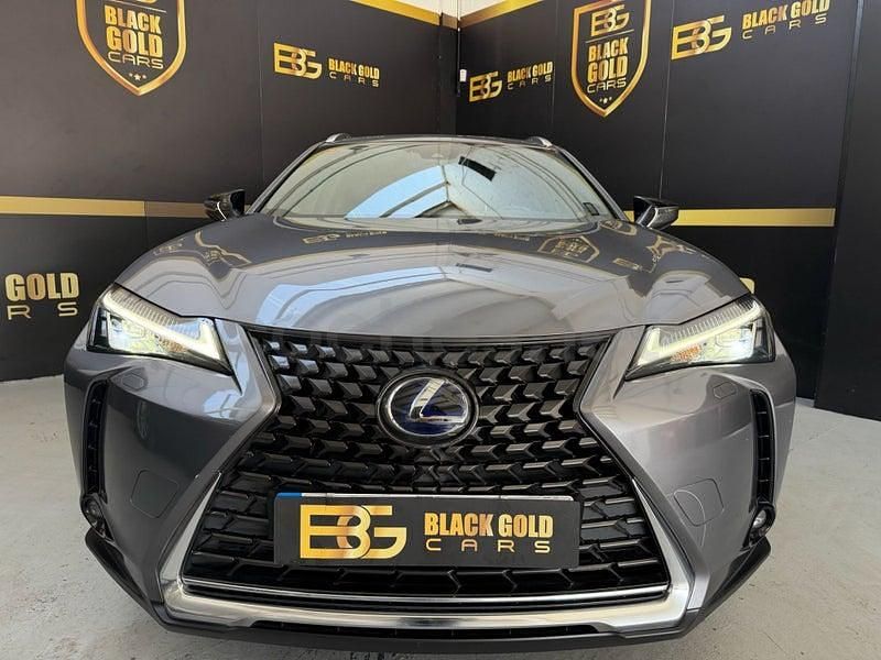Usado Lexus UX Business Edition 184 CV (135 kW) 2021 Gris / plata SUV