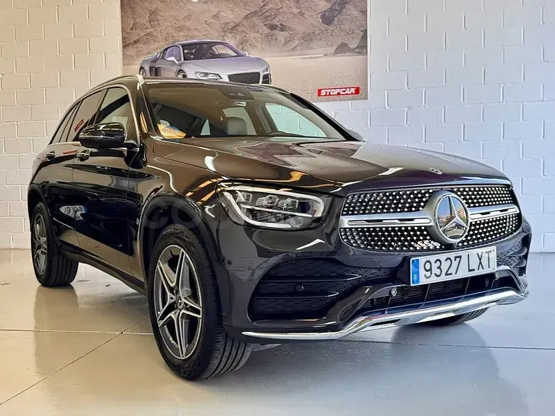 Usado Mercedes GLC300e 320 CV (235 kW) 2022 Gris / plata SUV