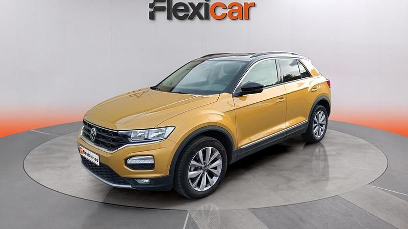 Usado VW T-Roc Advance 150 CV (110 kW) 2021 Amarillo SUV