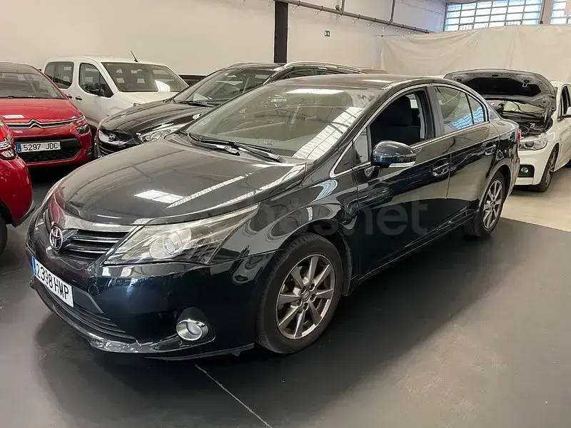 Usado Toyota Avensis Comfort 124 CV (91 kW) 2012 Negro Berlina
