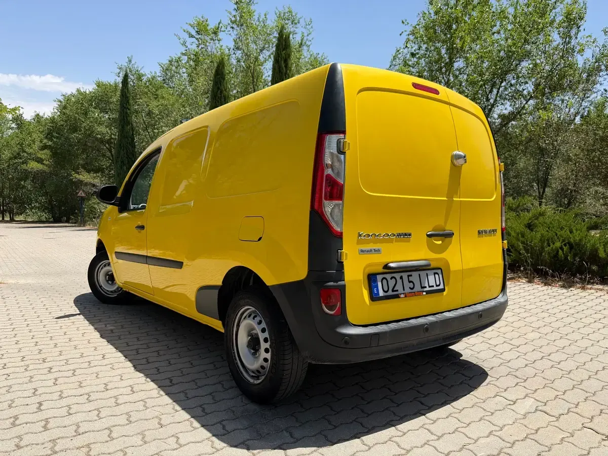 Usado Renault Kangoo 95 CV (69 kW) 2020 Amarillo Monovolumen