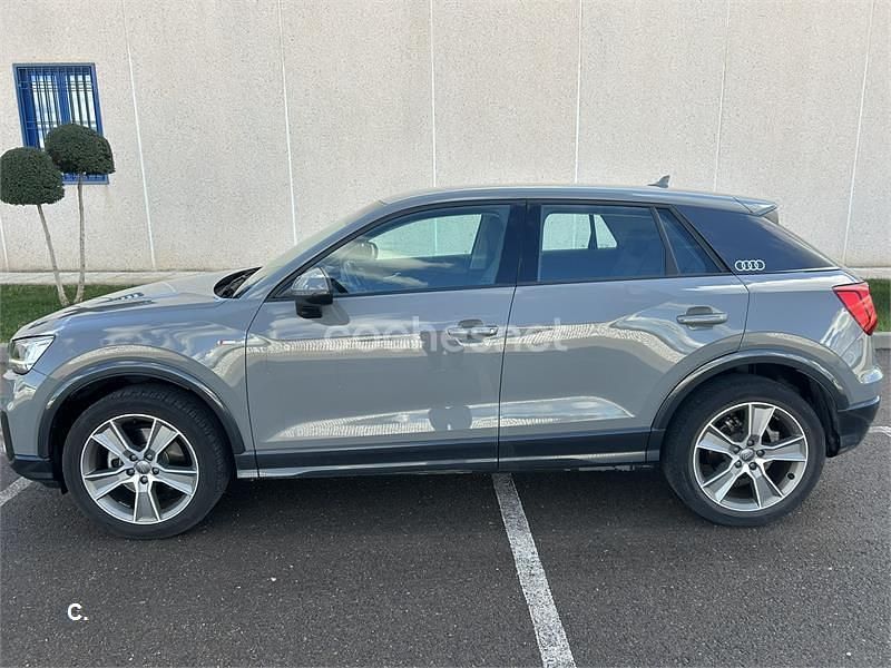 Usado Audi Q2 Design 116 CV (85 kW) 2018 Gris / plata SUV