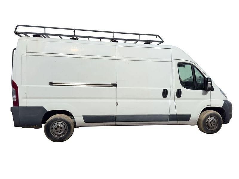 Usado Peugeot Boxer 100 CV (73 kW) 2011 Blanco Van