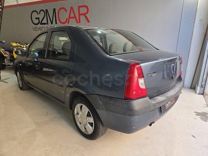 Usado Dacia Logan Lauréate 75 CV (55 kW) 2007 Verde Berlina