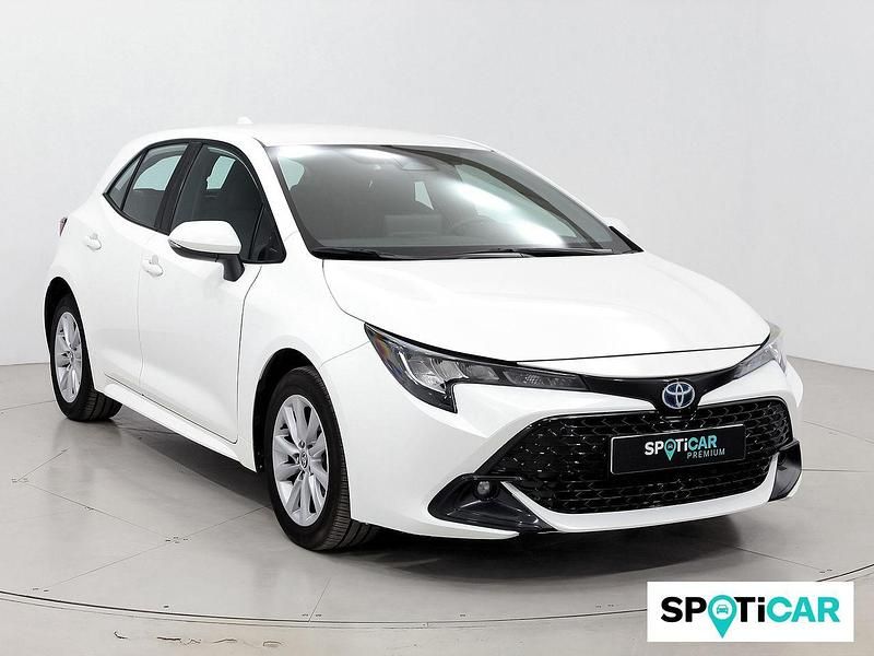 Blanco Usado 2024 Toyota Corolla Active Berlina | 24.890 € (Un poco caro) - Imagen 1/4