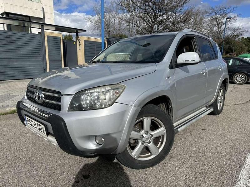 Gris Usado 2009 Toyota RAV4 SUV | 5999 € (Un poco caro) - Imagen 1/4
