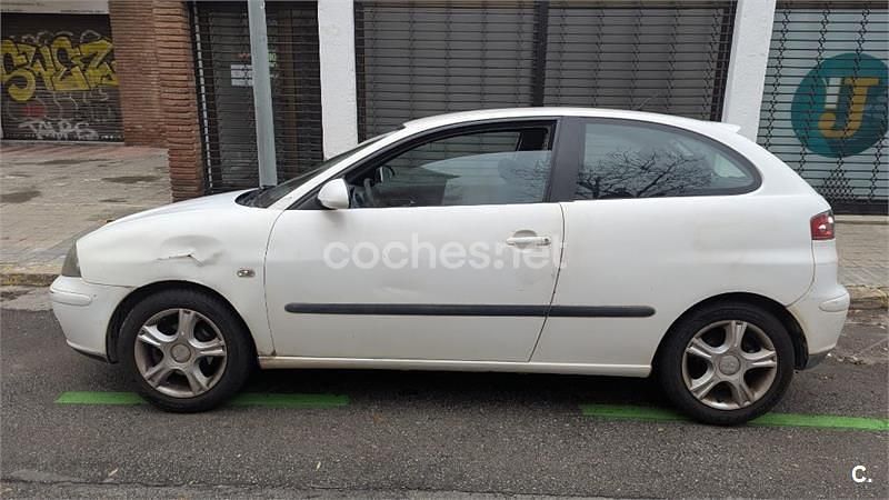 Usado Seat Ibiza Sport 100 CV (73 kW) 2005 Blanco Berlina