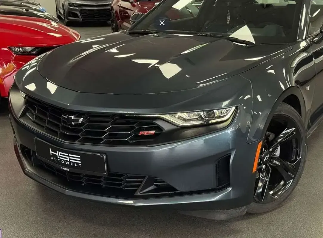 Usado Chevrolet Camaro 340 CV (250 kW) 2022 Gris Coupe