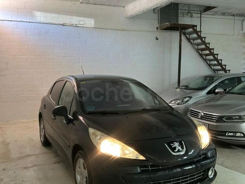 Usado Peugeot 207 Sport 95 CV (69 kW) 2009 Gris / plata Berlina