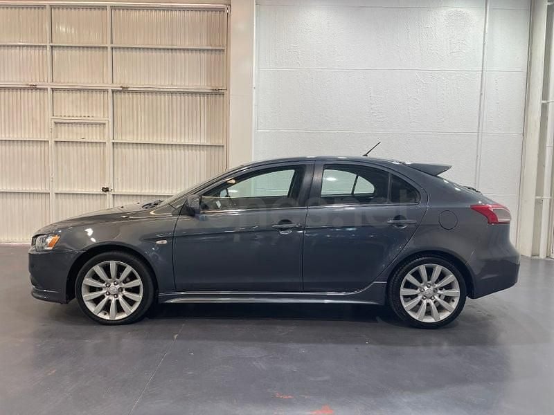Usado Mitsubishi Lancer Sportback Motion 140 CV (102 kW) 2009 Gris / plata Berlina
