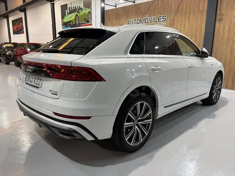 Usado Audi Q8 S-Line 286 CV (210 kW) 2019 Blanco SUV