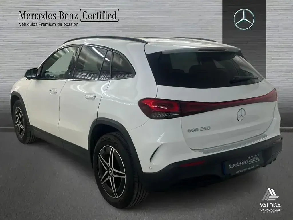 Usado Mercedes EQA250 139 kW (190 CV) 2022 Blanco polar SUV