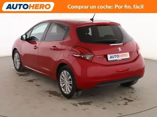 Usado Peugeot 208 Style 82 CV (60 kW) 2018 Rojo Utilitario