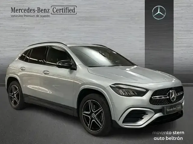 Usado Mercedes GLA250 218 CV (160 kW) 2024 Gris / plata SUV