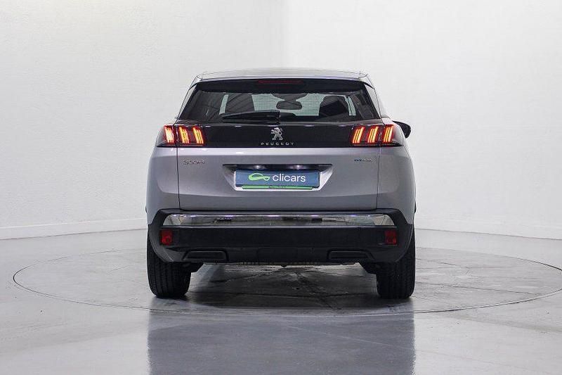 Usado Peugeot 3008 Allure 180 CV (132 kW) 2024 Gris / plata SUV