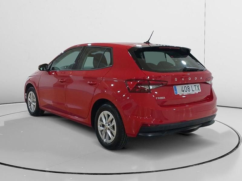 Usado Skoda Fabia 110 CV (80 kW) 2021 Rojo Berlina