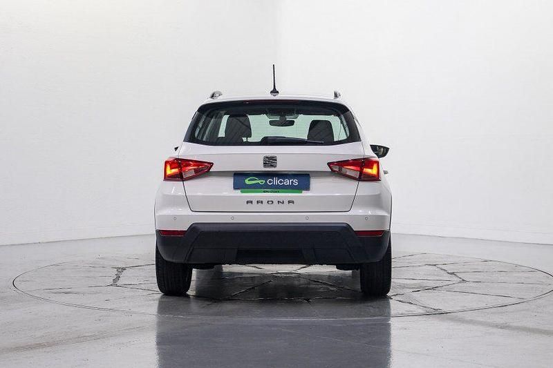 Usado Seat Arona Style 110 CV (80 kW) 2021 Blanco SUV