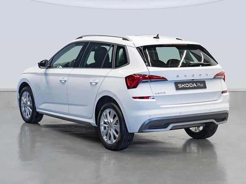 Usado Skoda Kamiq Style 110 CV (80 kW) 2022 Blanco SUV