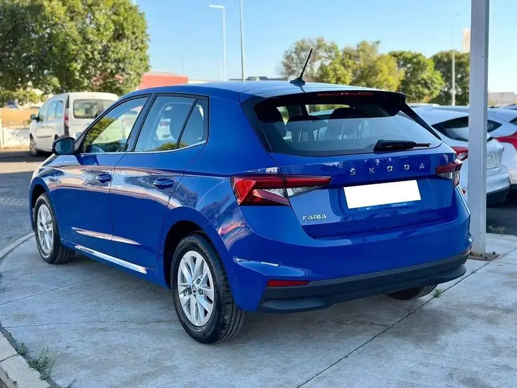 Usado Skoda Fabia Ambition 80 CV (58 kW) 2023 Azul Utilitario