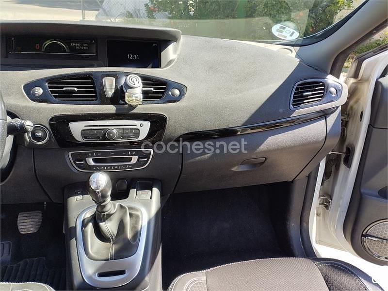 Usado Renault Scénic III Bose Edition 130 CV (95 kW) 2014 Blanco Monovolumen