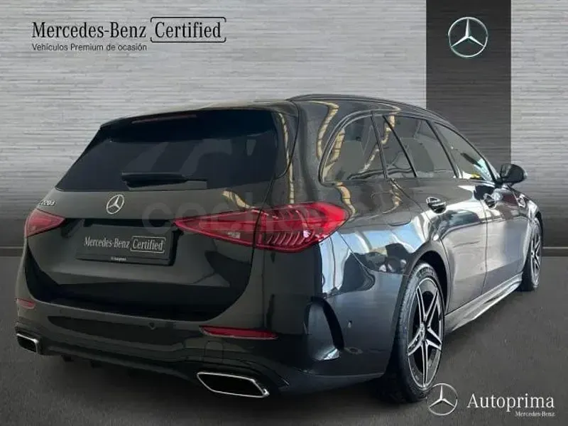 Usado Mercedes C220 197 CV (144 kW) 2025 Negro Familiar