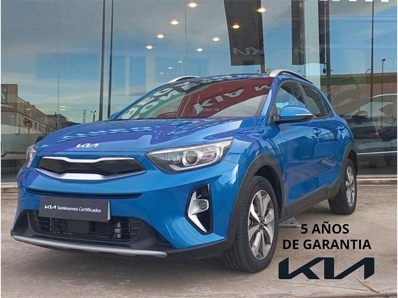 Usado Kia Stonic 100 CV (73 kW) 2024 Azul SUV