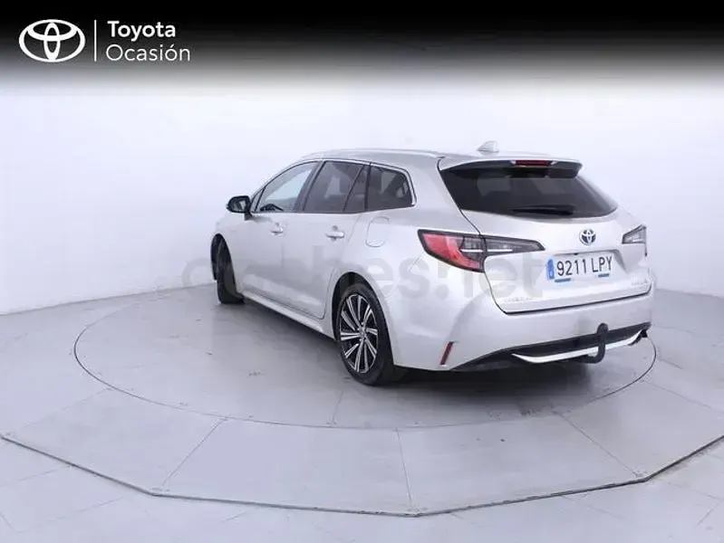 Usado Toyota Corolla Sport 180 CV (132 kW) 2021 Gris / plata Familiar