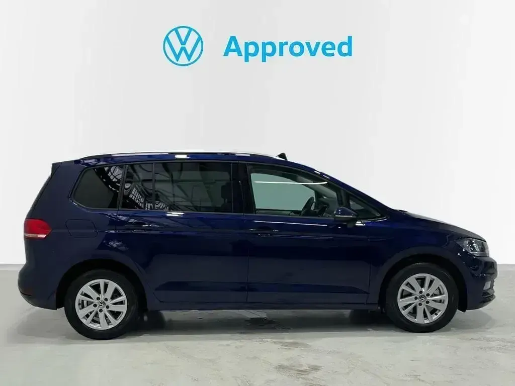 Usado VW Touran Life 150 CV (110 kW) 2024 Azul Monovolumen
