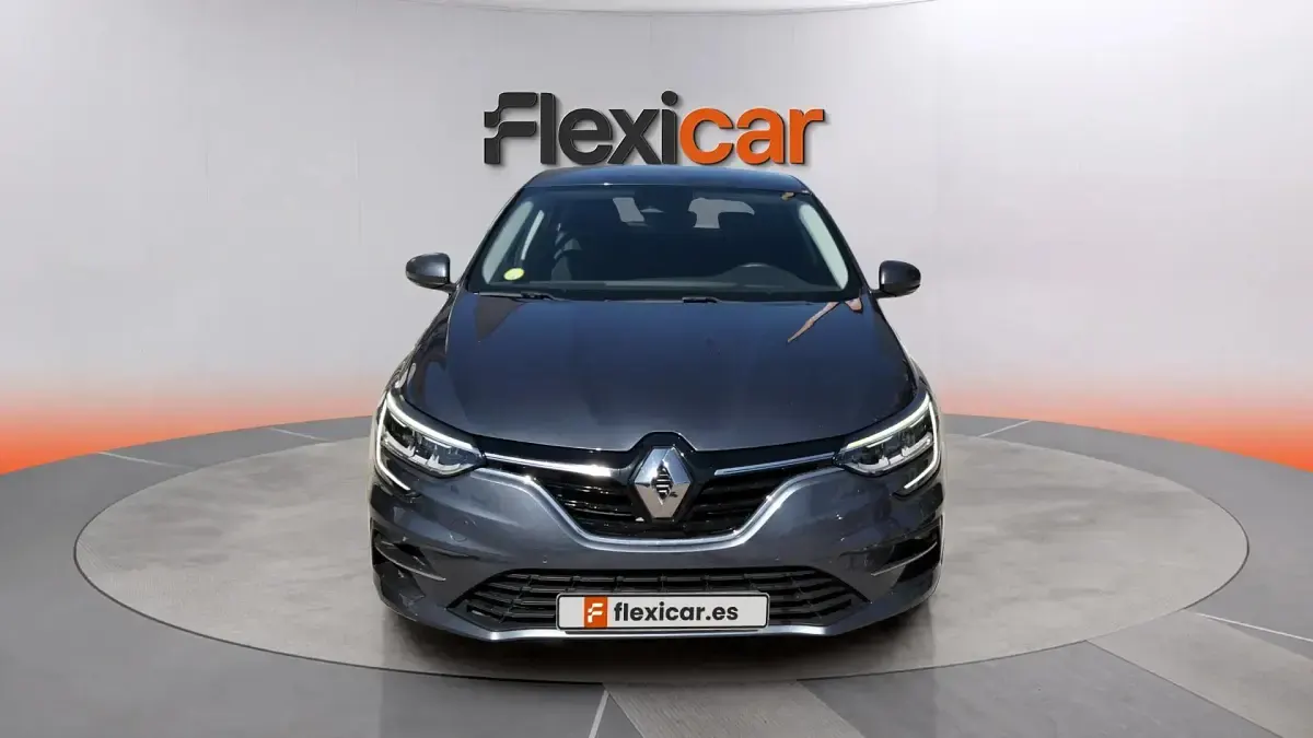 Usado Renault Mégane II Business 115 CV (84 kW) 2021 Gris Berlina