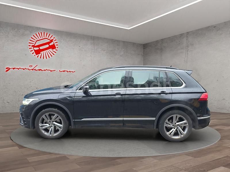 Usado VW Tiguan R-line 245 CV (180 kW) 2022 Negro SUV