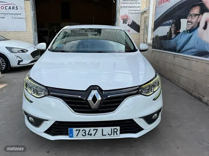 Usado Renault Mégane IV Business 95 CV (69 kW) 2020 Blanco Berlina