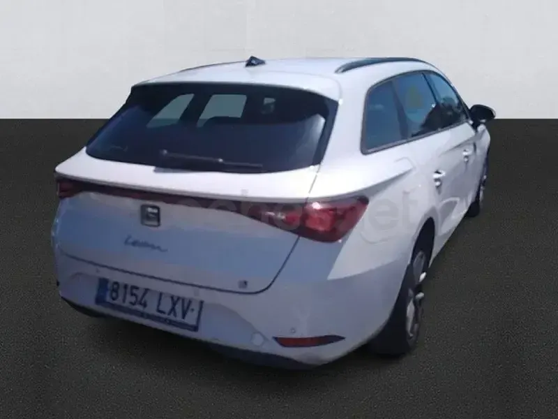 Usado Seat Leon Style 115 CV (84 kW) 2022 Blanco Familiar