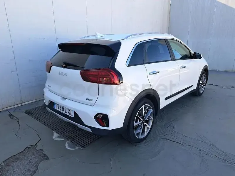Usado Kia Niro 141 CV (103 kW) 2022 Blanco SUV