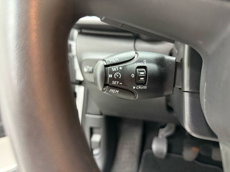Blanco Usado 2020 Citroën C3 Feel Utilitario | 11.500 € (Un poco caro) - Imagen 1/4