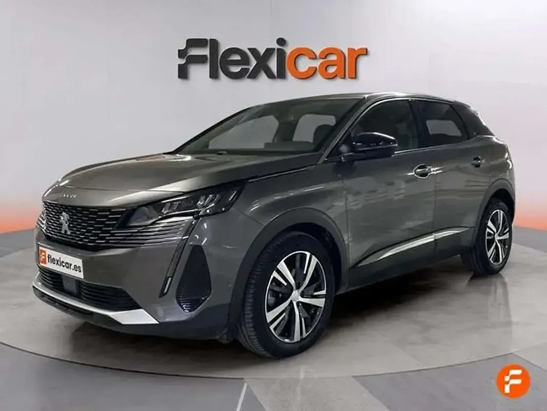 Usado Peugeot 3008 Allure 131 CV (96 kW) 2023 Gris SUV