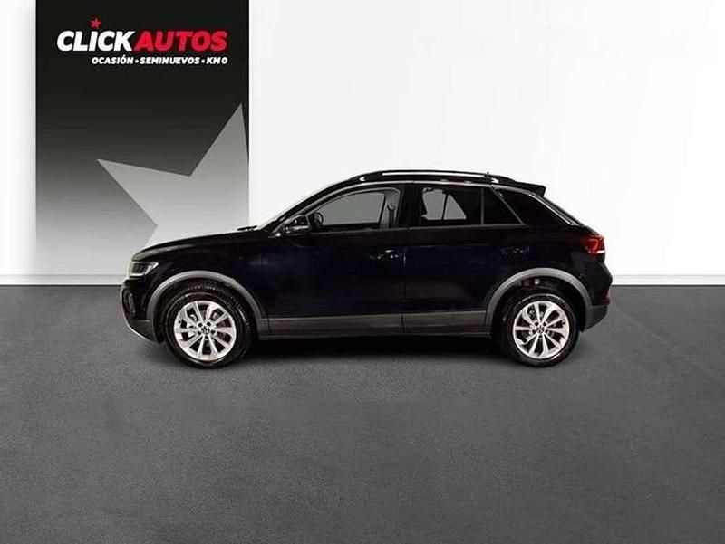 Usado VW T-Roc Life 110 CV (80 kW) 2023 Negro SUV