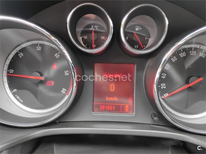 Usado Opel Insignia Edition 130 CV (95 kW) 2009 Gris / plata Familiar