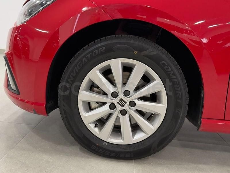 Usado Seat Ibiza Style Plus 110 CV (80 kW) 2022 Rojo Utilitario