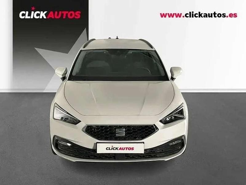 Usado Seat Leon Style 150 CV (110 kW) 2024 Blanco Familiar