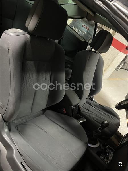 Rojo Usado 2005 Renault Mégane II Authentique Berlina | 2800 € (Precio justo) - Imagen 1/1