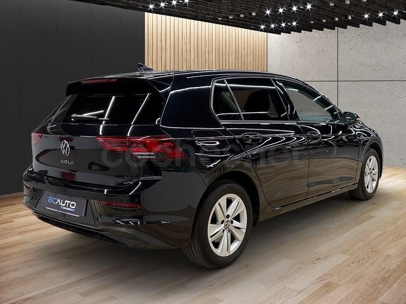 Usado VW Golf VIII Life 115 CV (84 kW) 2021 Negro Berlina