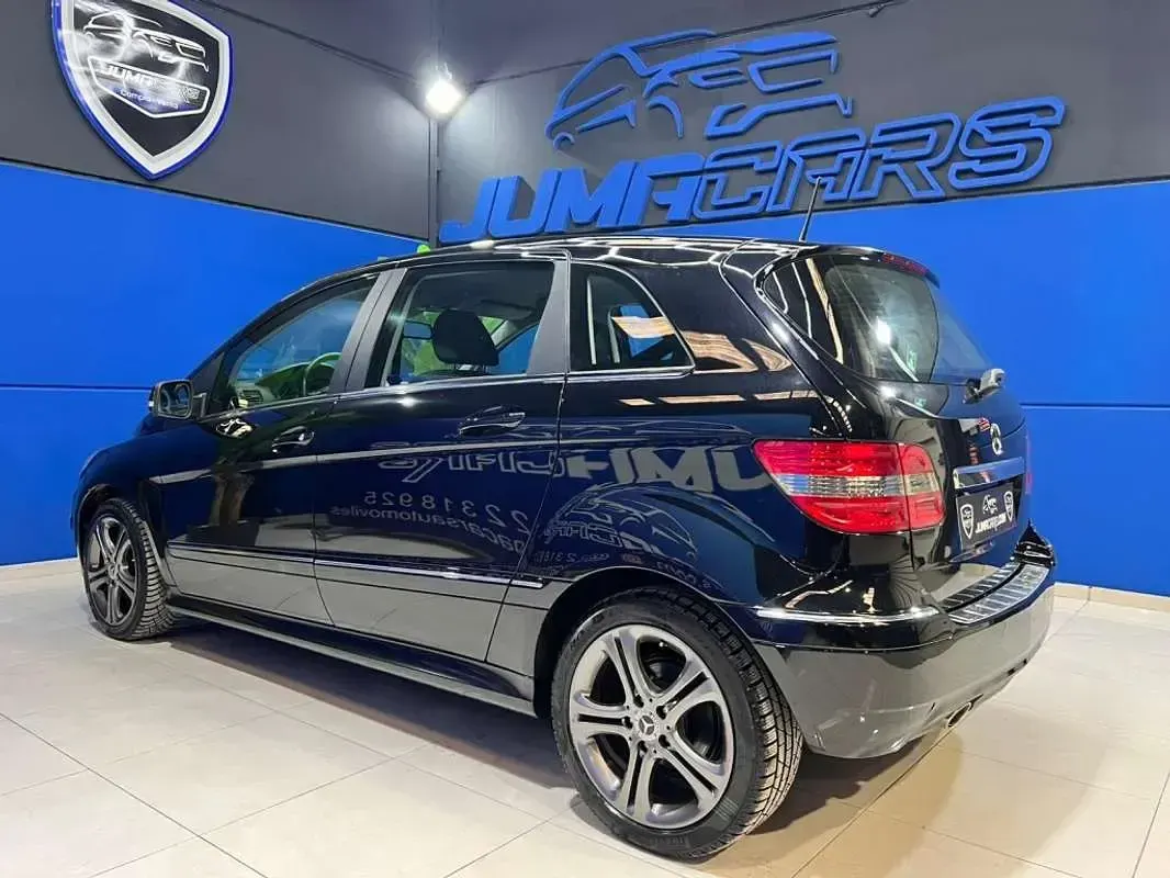 Usado Mercedes B180 Sport Edition 109 CV (80 kW) 2010 Negro Monovolumen