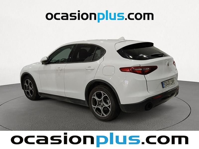 Usado Alfa Romeo Stelvio Sprint 160 CV (117 kW) 2022 Blanco SUV