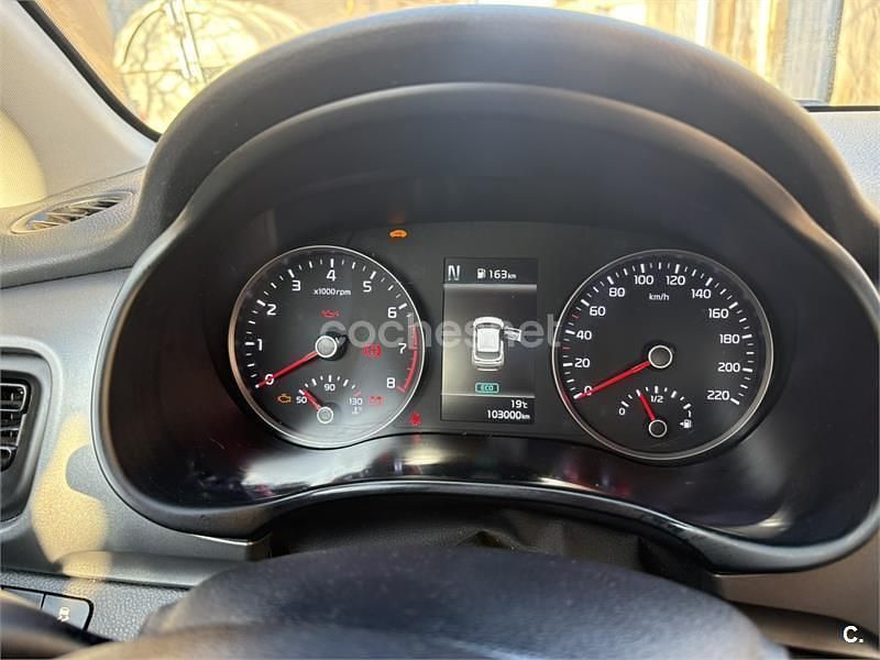 Rojo Usado 2021 Kia Stonic SUV | 15.600 € (Precio justo) - Imagen 1/4