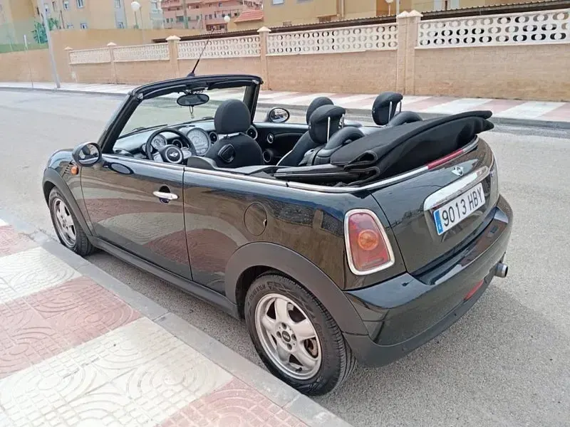 Usado Mini One Cabriolet 98 CV (72 kW) 2011 Negro Descapotable