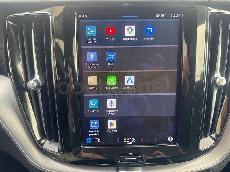 Usado Volvo XC60 Core 197 CV (144 kW) 2022 Gris / plata SUV