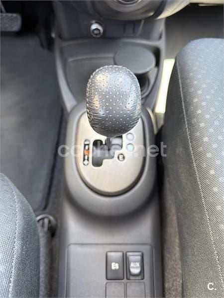 Usado Toyota Yaris Active 101 CV (74 kW) 2010 Gris / plata Utilitario