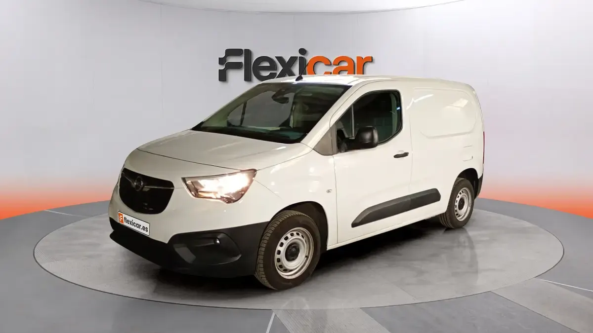 Usado Opel Combo Edition+ 102 CV (75 kW) 2021 Blanco Monovolumen