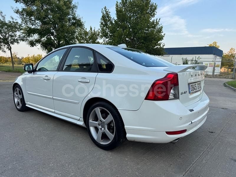 Blanco Usado 2011 Volvo S40 R-Design Berlina | 5500 € - Imagen 1/4