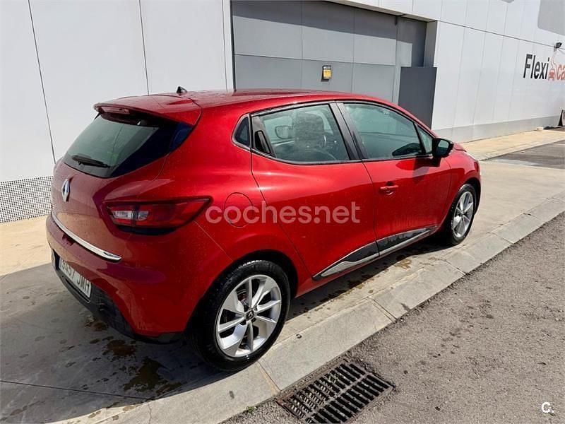 Usado Renault Clio IV Business 90 CV (66 kW) 2016 Rojo Berlina